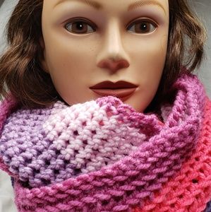 Crochet infinity scarf